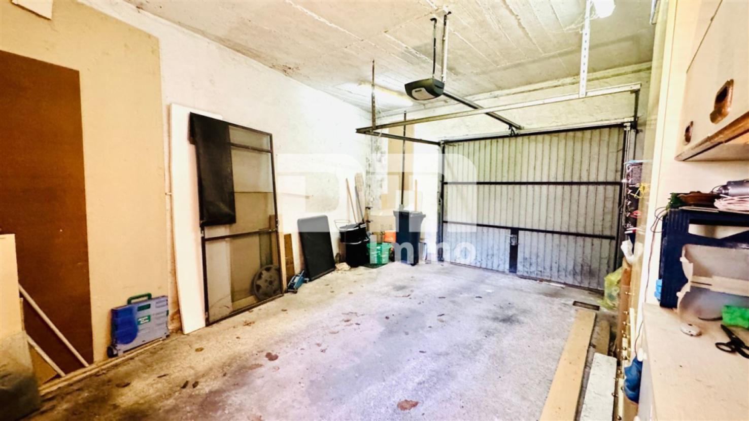 EG Garage / Kipptor elektrisch