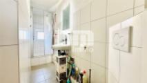 OG1 Wohnung / Bad Dusche / Handtuchwärmer