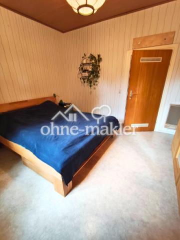 Schlafzimmer (1) OG