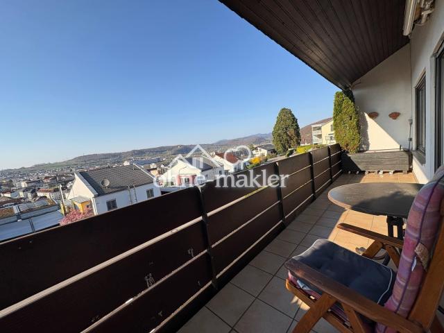 Großer Balkon mit Aussicht