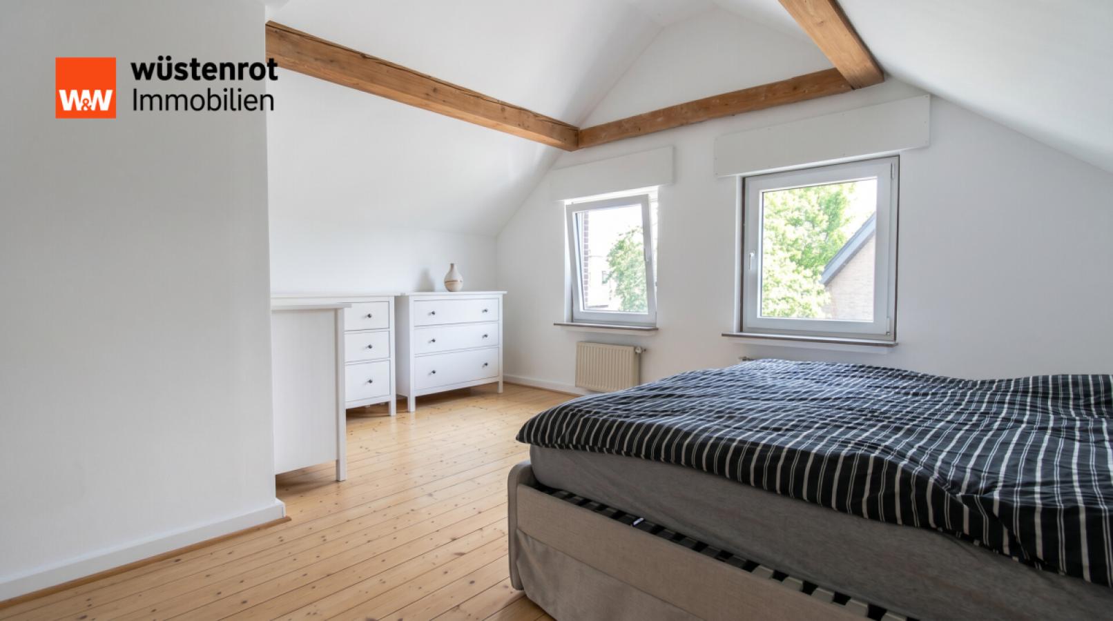 Schlafzimmer DG