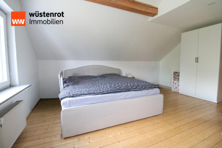 Schlafzimmer DG