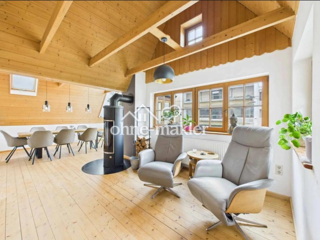 Toller Essbereich mit Kamin