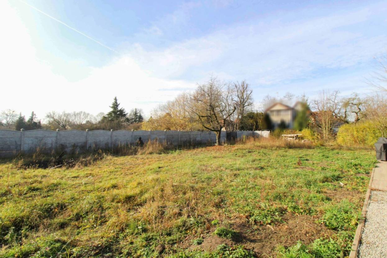 Grundstück