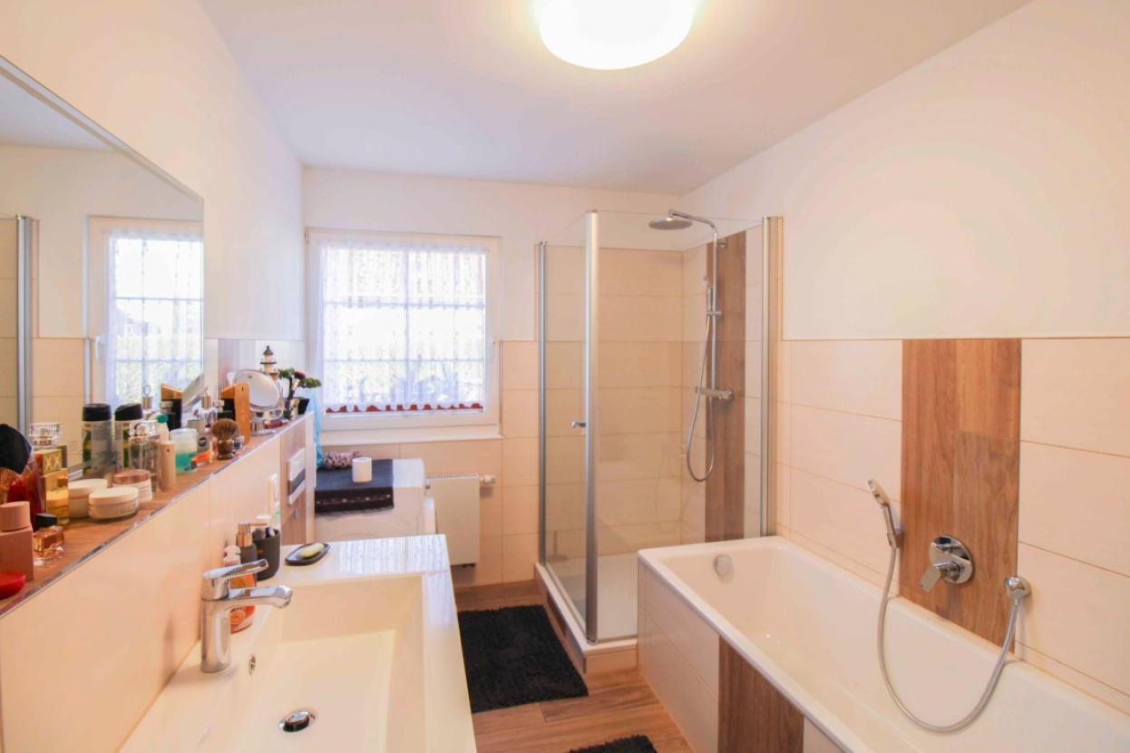 Badezimmer EG