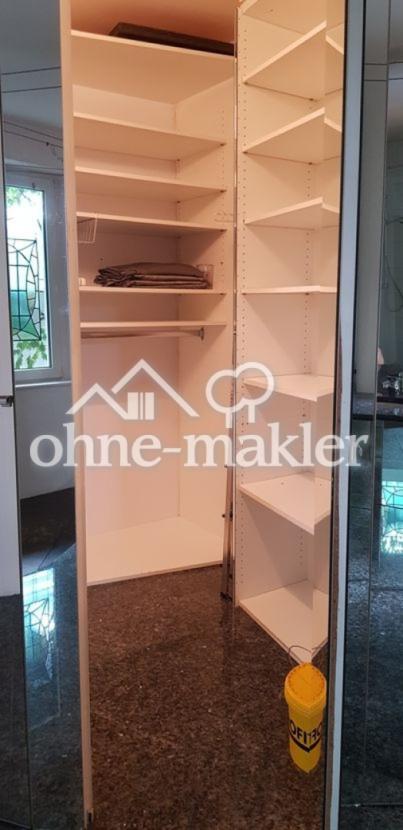2.OG-begehbarer Kleiderschrank