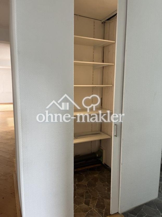 1.OG-begehbarer Kleiderschrank