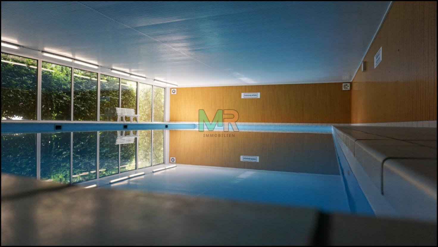 Schwimmhalle, Bild 2