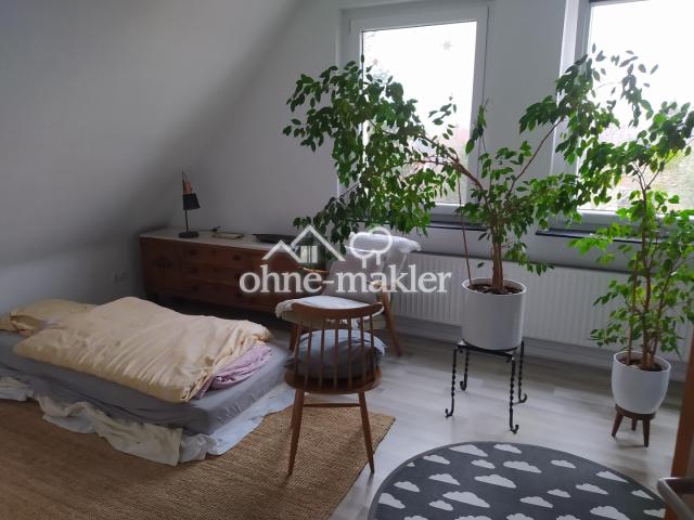 Zimmer hinten eingerichtet