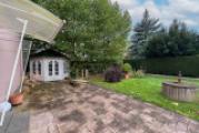 Garten mit Pavillon
