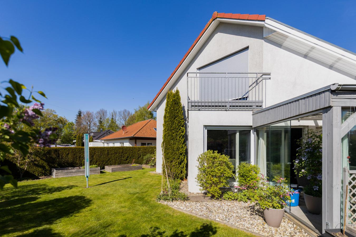 Hausansicht Garten