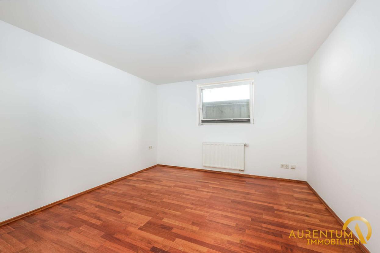 Schlafzimmer UG