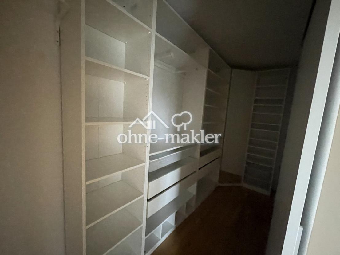 Begehbarer Kleiderschrank