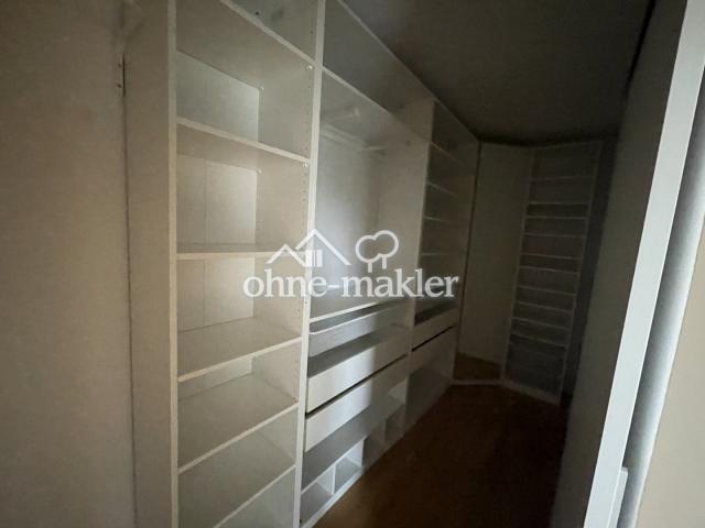 Begehbarer Kleiderschrank