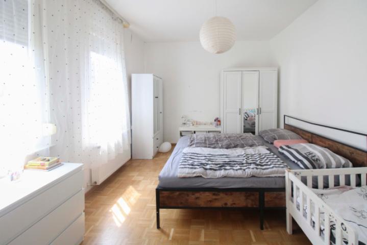 Schlafzimmer 2.OG