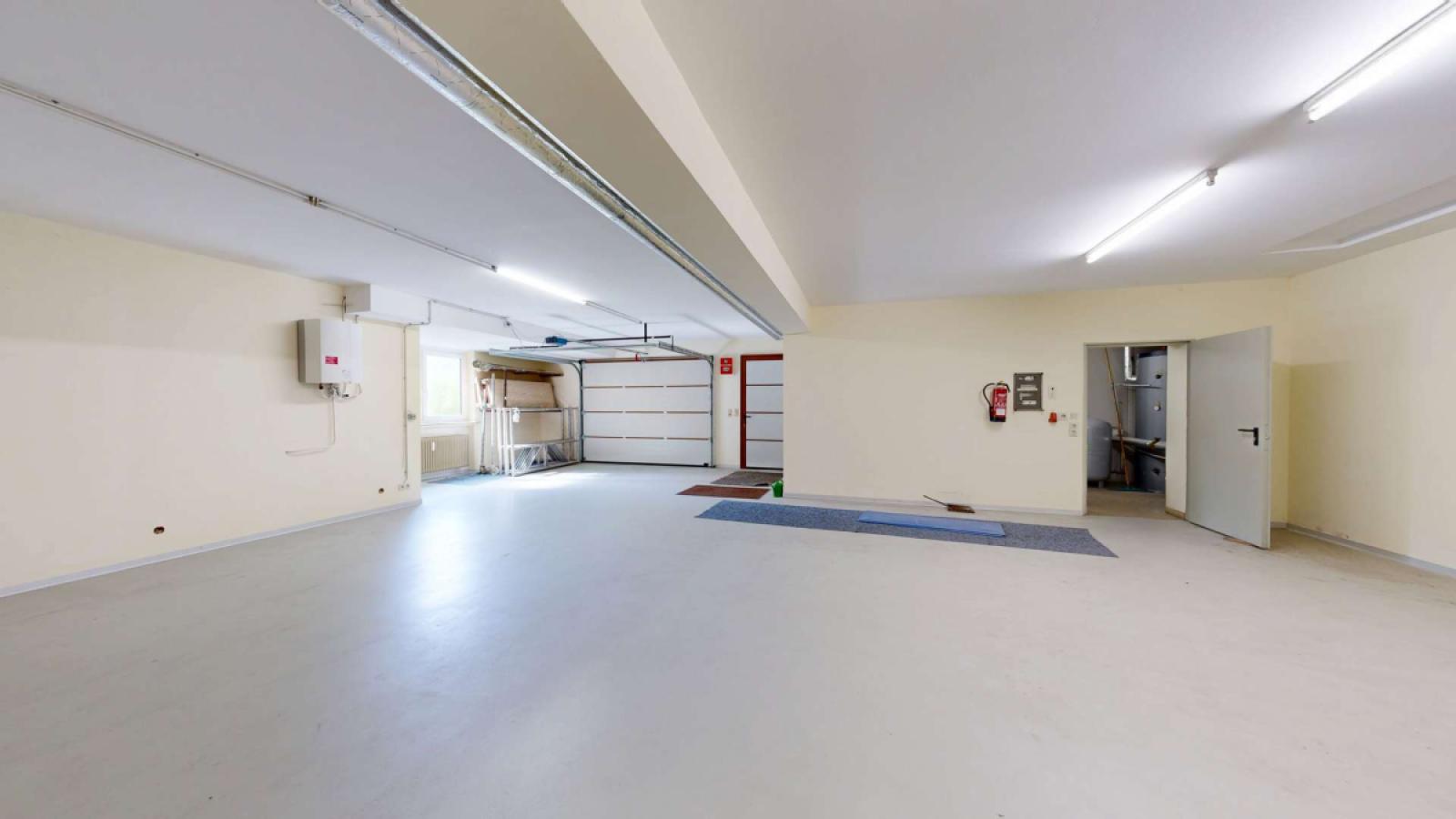 Tiefgarage Wohnhaus/ Kellerräume 