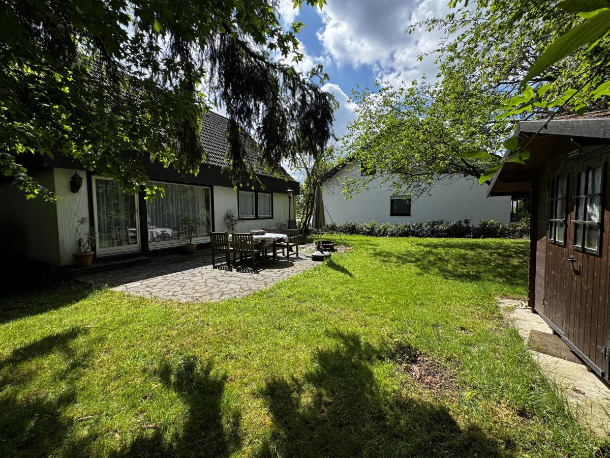 Garten hinter dem Haus