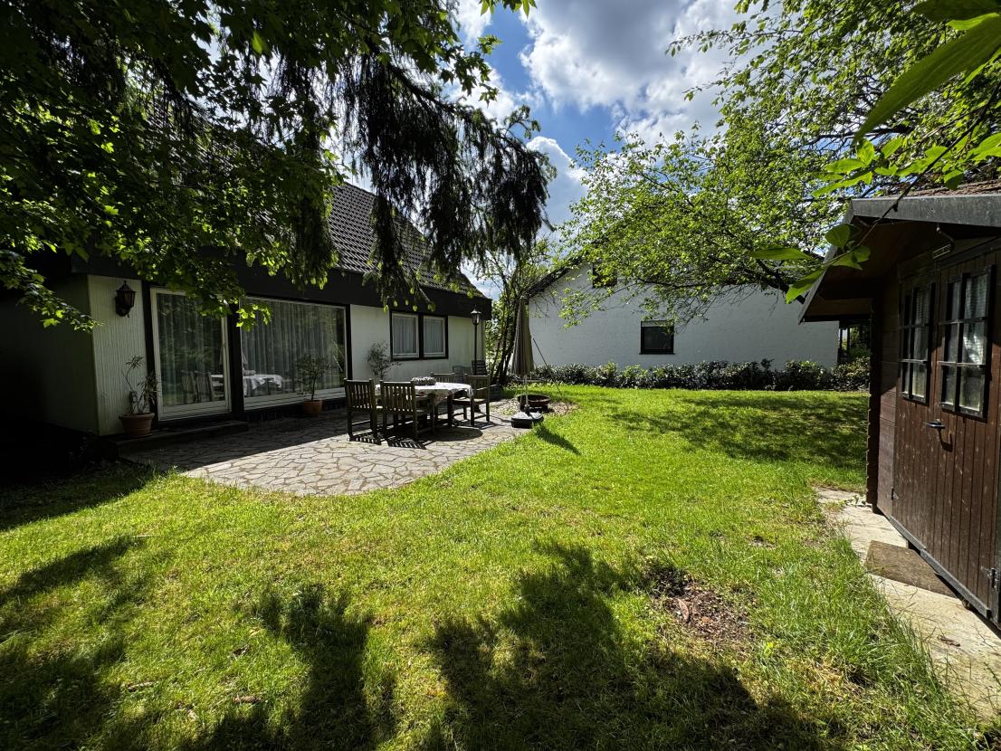 Garten hinter dem Haus