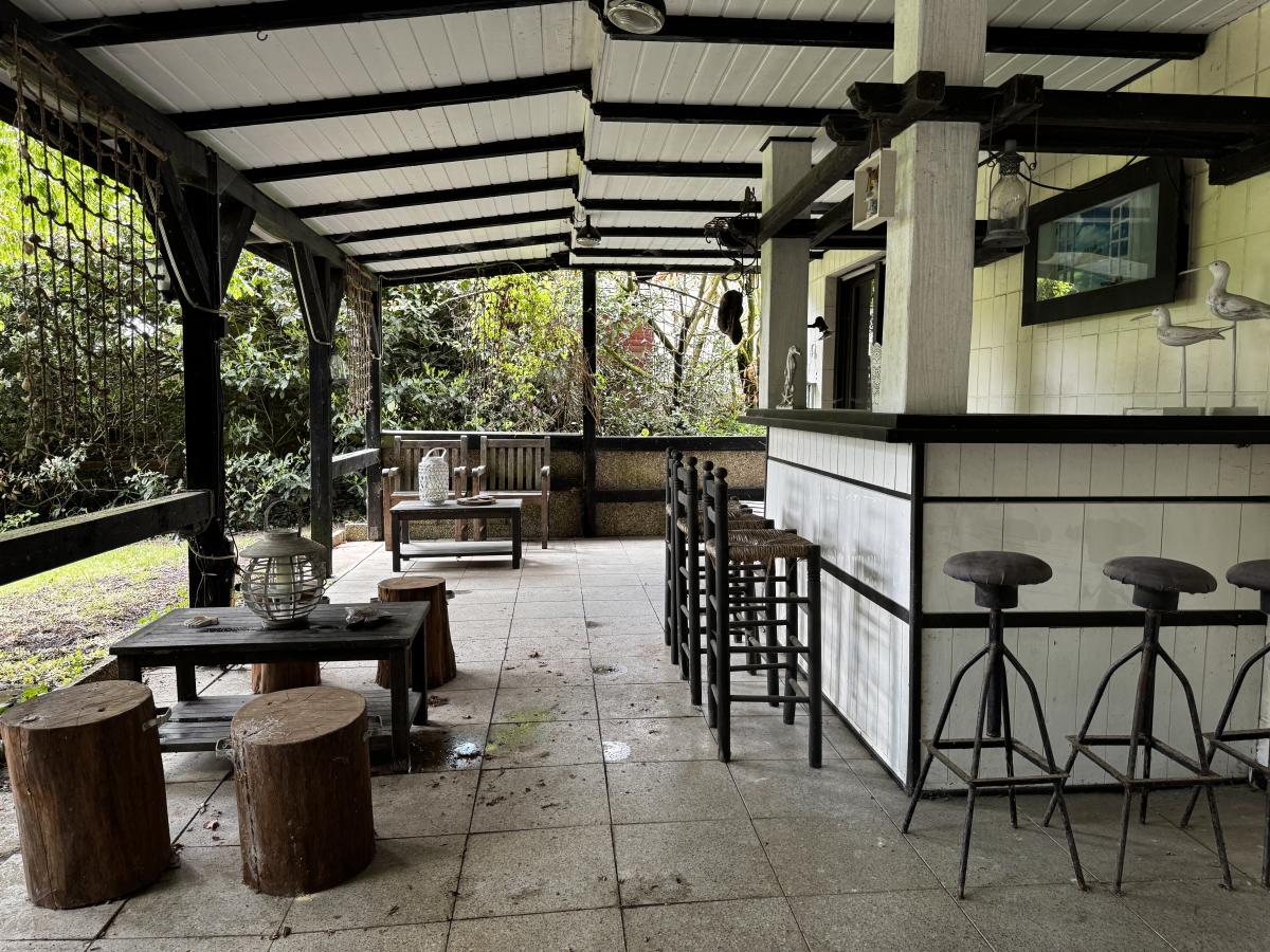 Terrasse & Außenbar