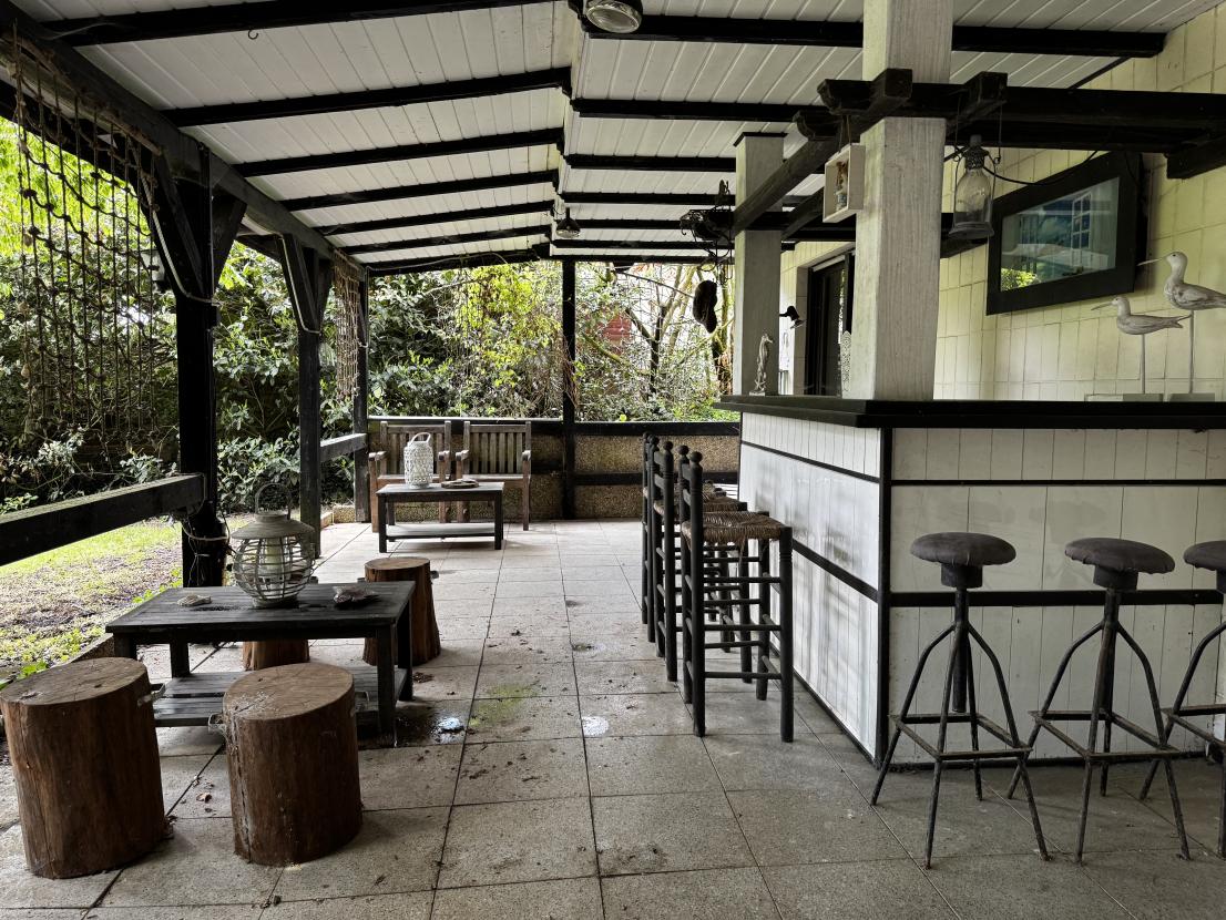 Terrasse & Außenbar