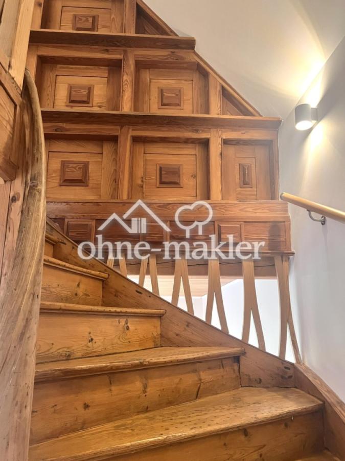 Treppe in das 2. OG