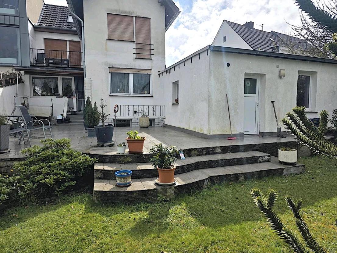 Rückansicht/Terrasse