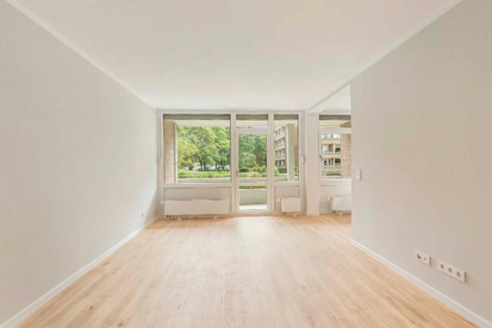 Wohnzimmer mit Balkon
