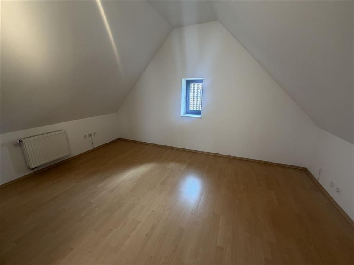 Schlafzimmer DG