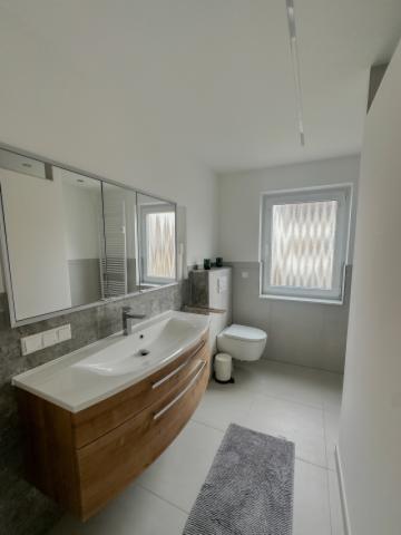Badezimmer (EG) 