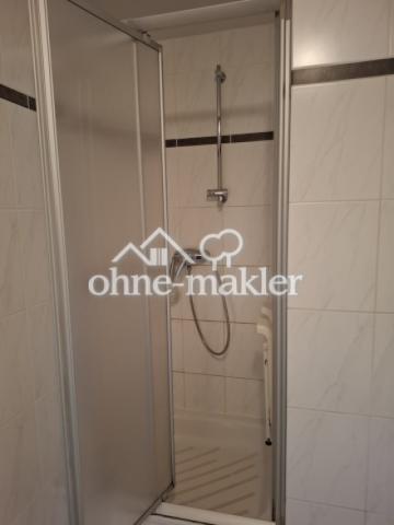 Dusche im Bad