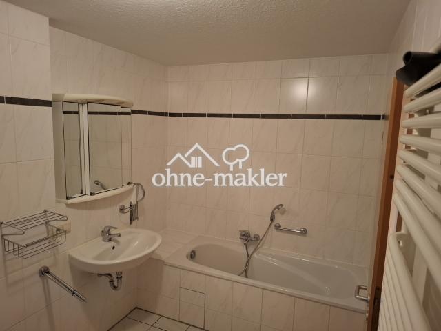 Badezimmer mit Wannenbad