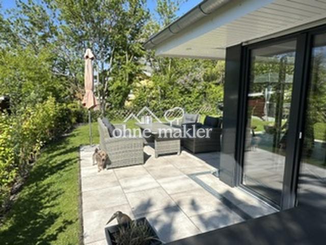 Terrasse mit Garten