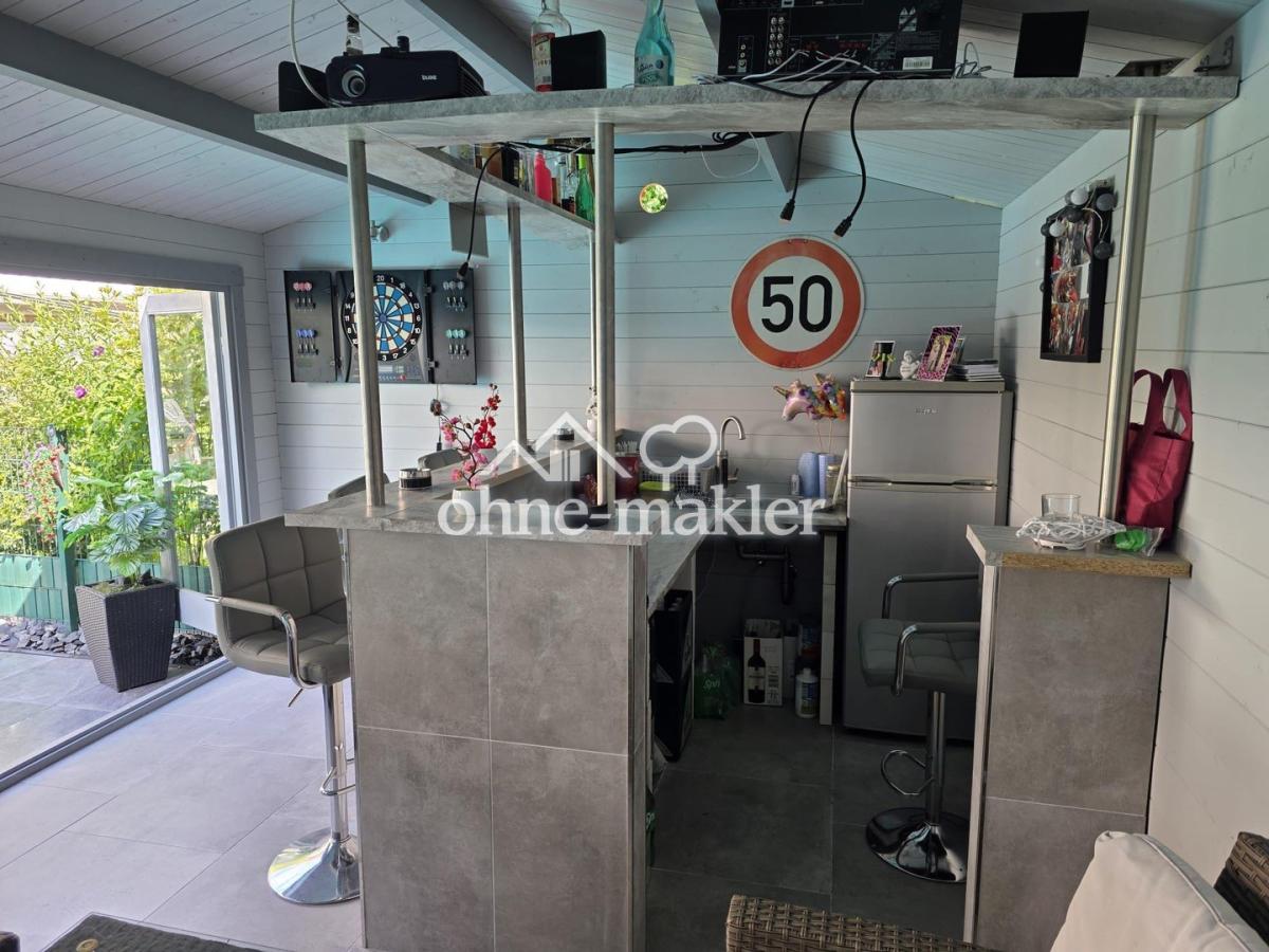 Bar im Gartenhaus