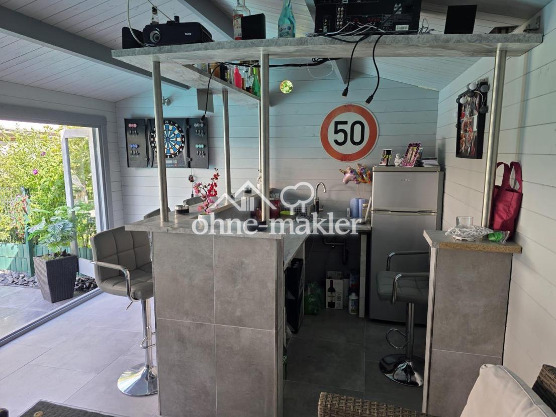 Bar im Gartenhaus