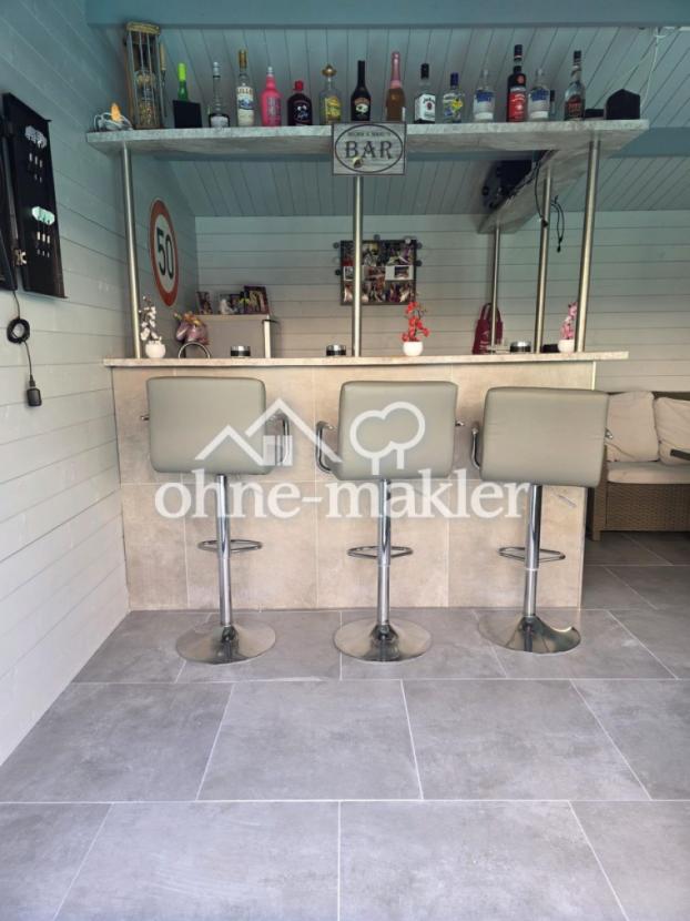 Bar im Gartenhaus