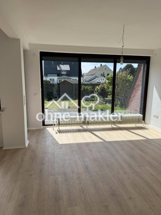 Wohnzimmer mit Gartenblick