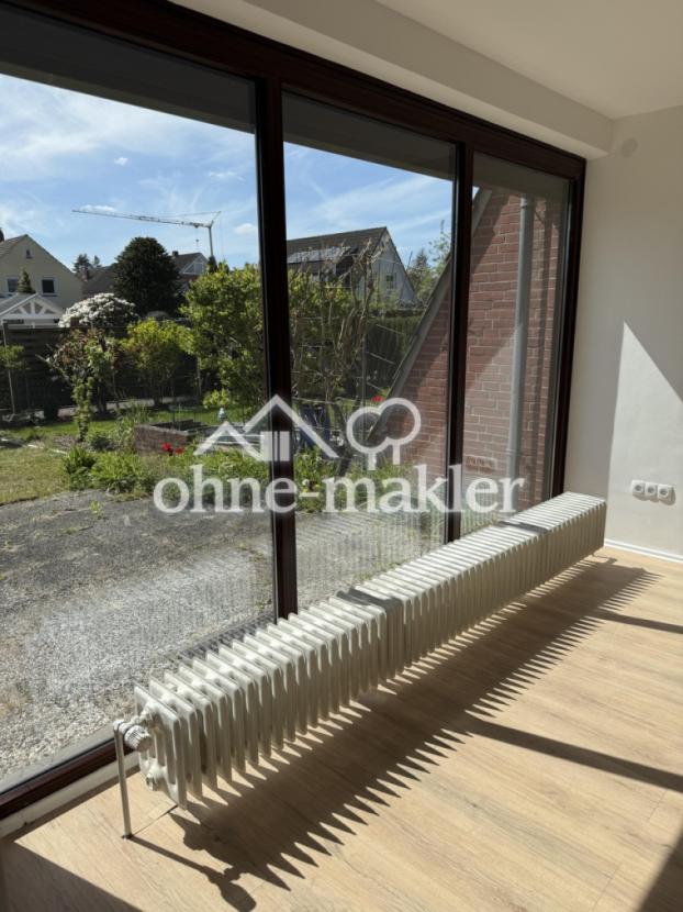 Wohnzimmer mit Gartenblick