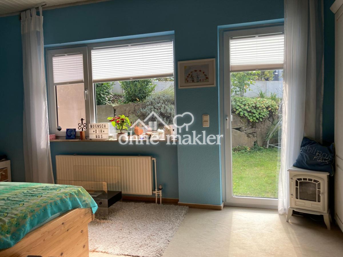 Schlafzimmer mit Gartenzugang 