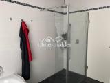 Badezimmer mit Walk In Dusche