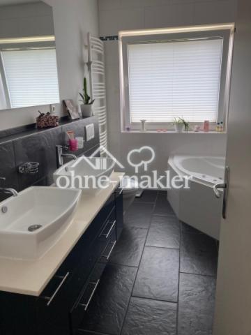 Badezimmer mit Whirlpool