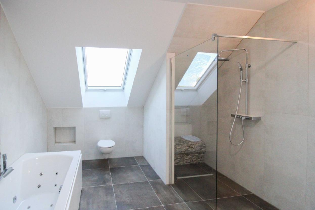 Badezimmer im OG