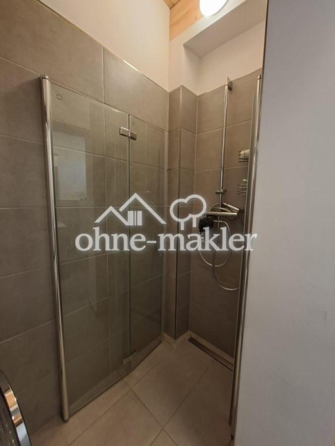 Hintere WE - Dusche