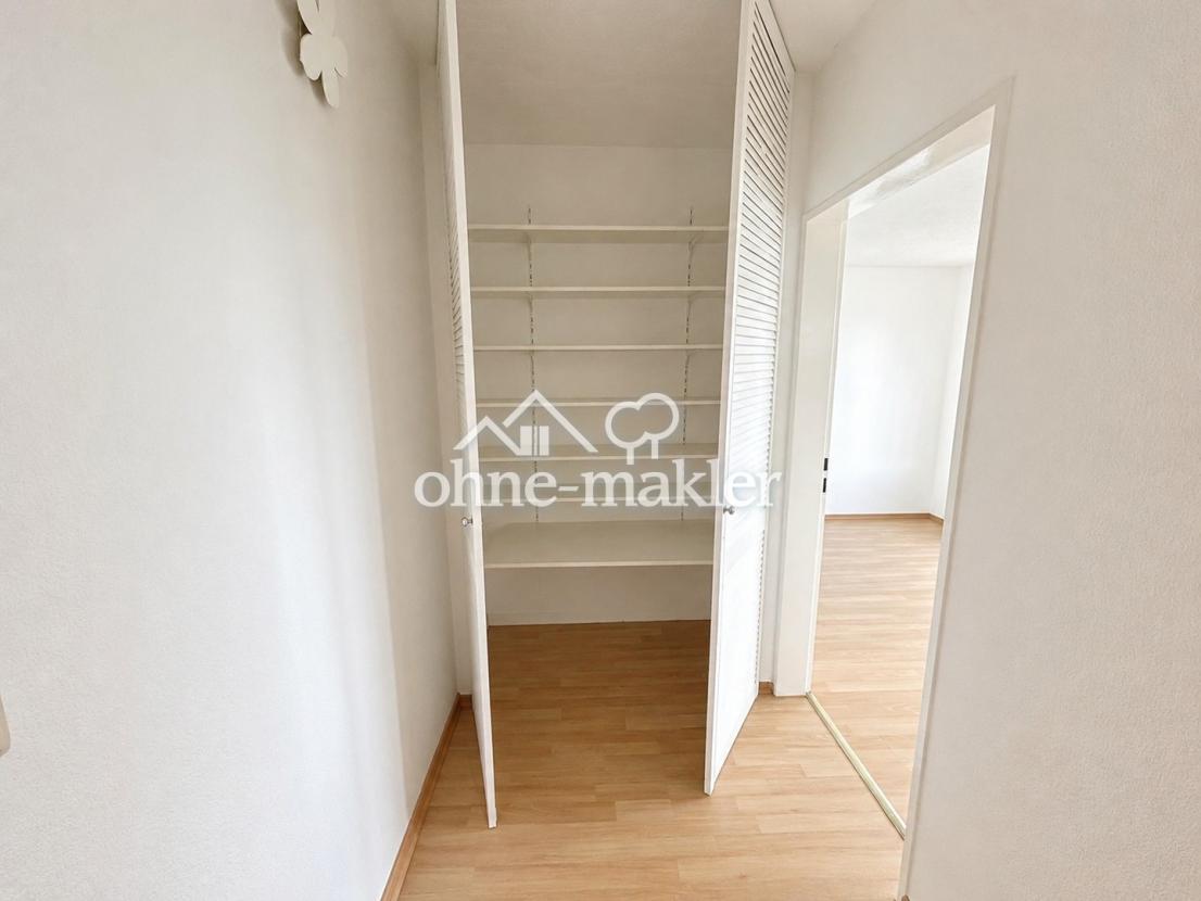 Wandschrank im Flur