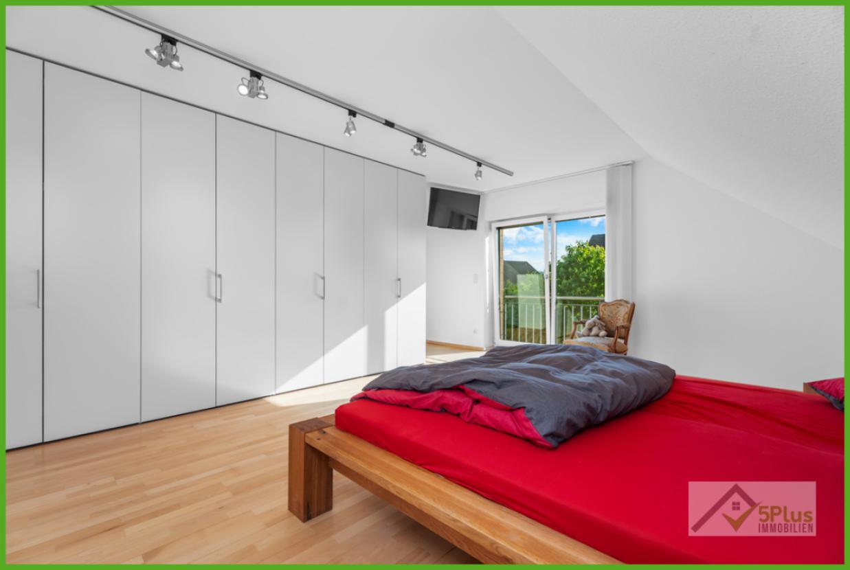 5Plus Immo Haus zum Kauf Inden / Altdorf Schlafzimmer OG