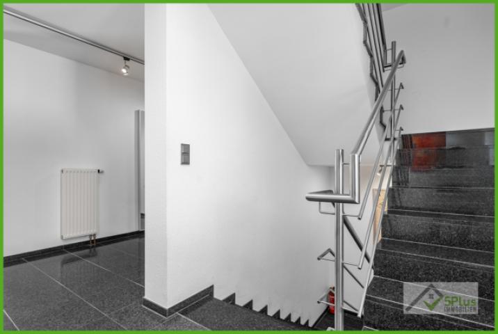 5Plus Immo Haus zum Kauf Inden / Altdorf Treppenhaus OG