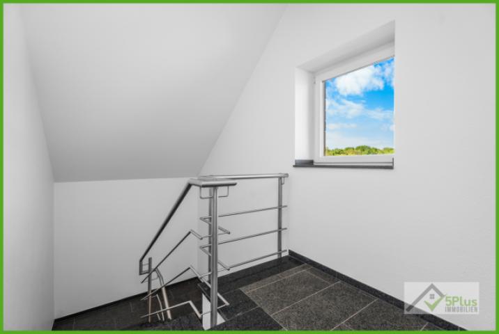 5Plus Immo Haus zum Kauf Inden / Altdorf Treppe DG