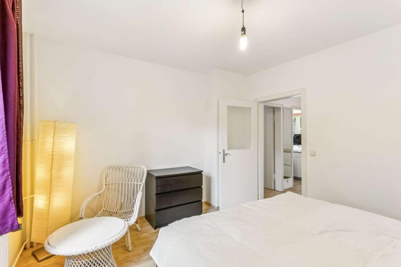 Schlafzimmer 1