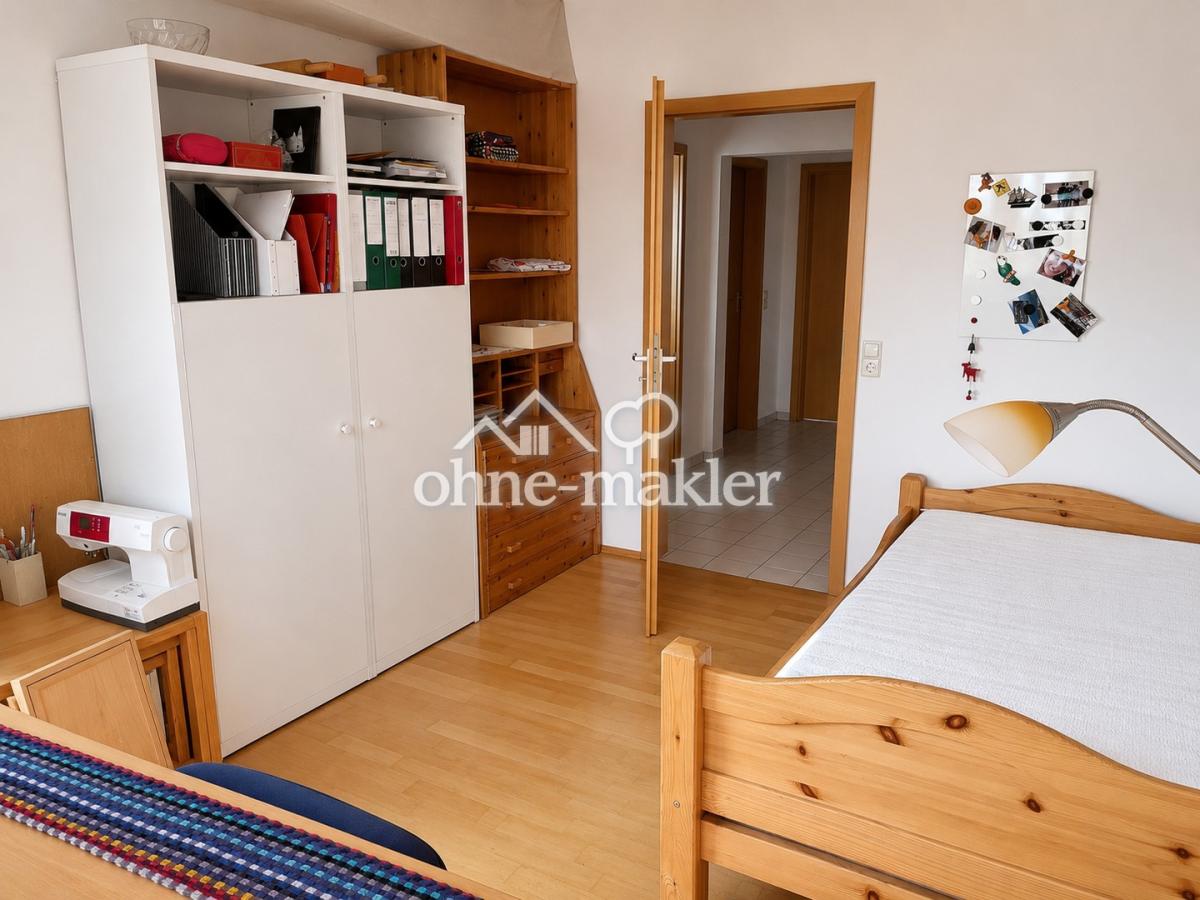 Gäste-/Arbeitszimmer