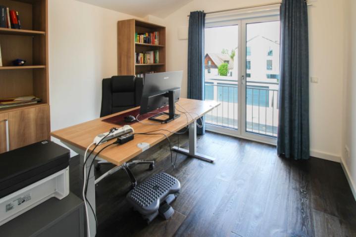 Arbeitszimmer kleines Haus