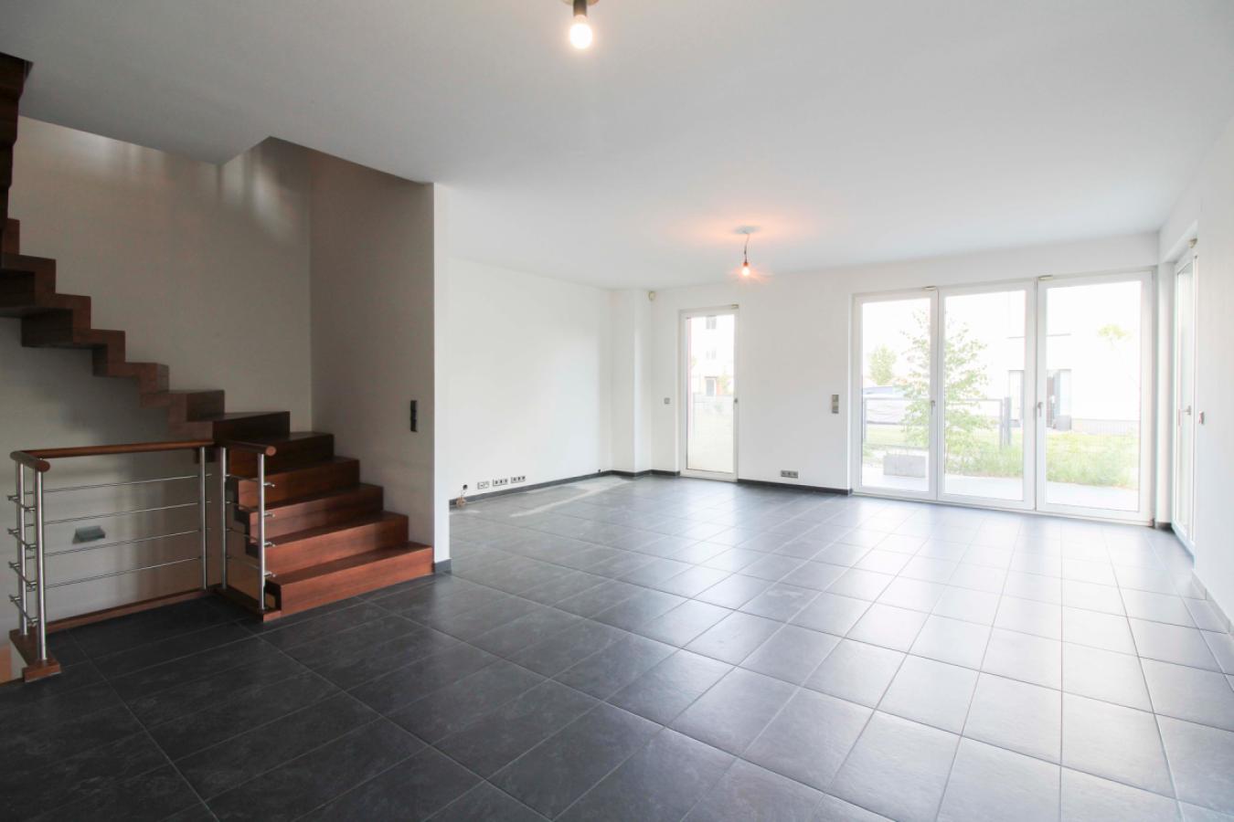 Wohnbereich mit Treppe und Terrasse